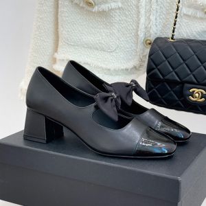 Chanel Bow Mary Janes Pumps Women in Calfskin and Patent Leather Black