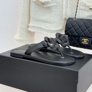 Chanel G46988 Camellia Thongs Slides with Metal Logo Women in Calfskin Black